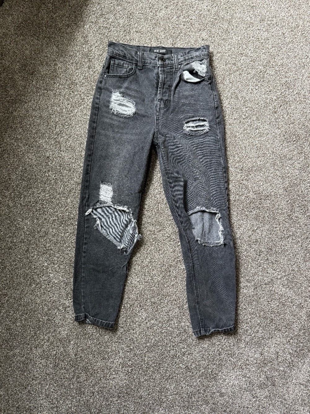 Blue Savvy Black Distressed Jeans